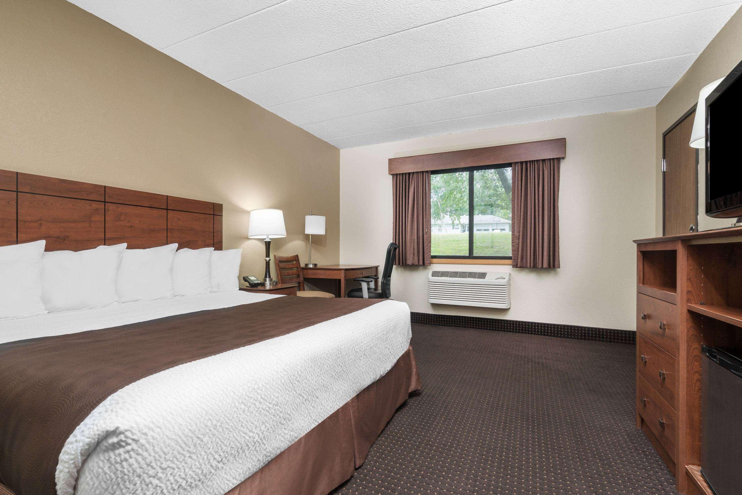 Americinn By Wyndham Lake City Экстерьер фото