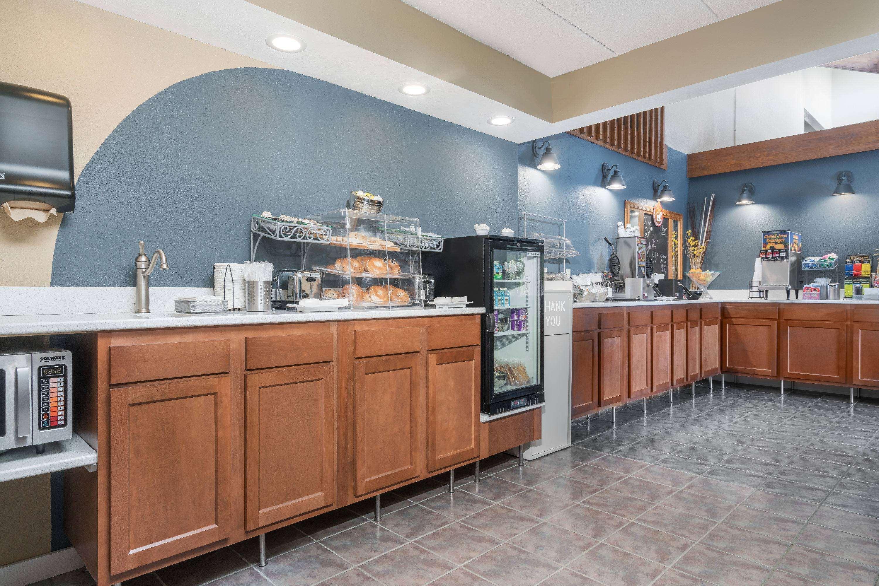 Americinn By Wyndham Lake City Экстерьер фото