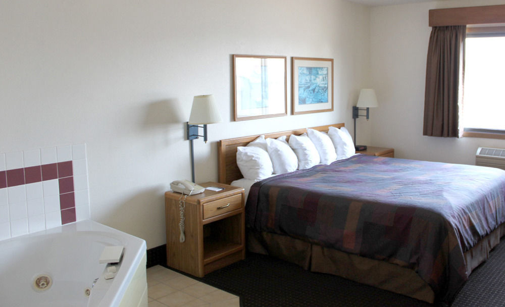 Americinn By Wyndham Lake City Экстерьер фото